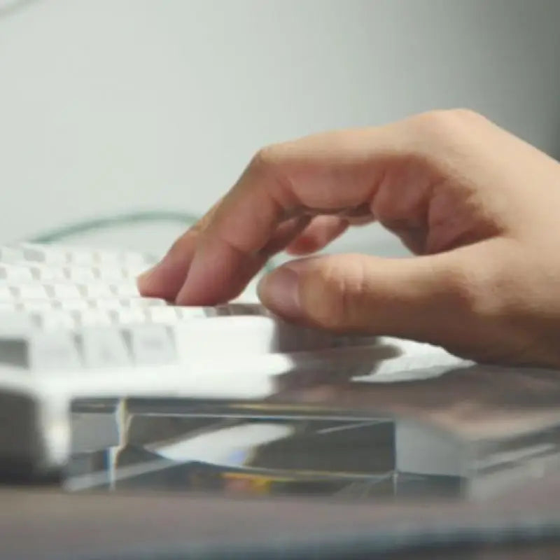 Acrylic wrist rest